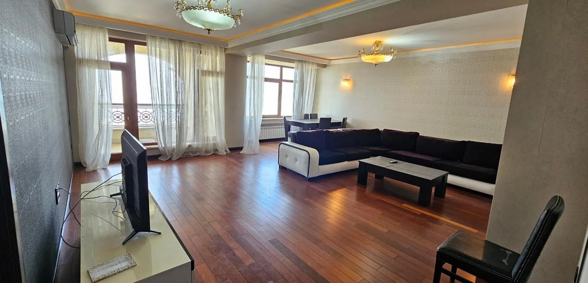 Apartment Near Green Theater Baku 0*,